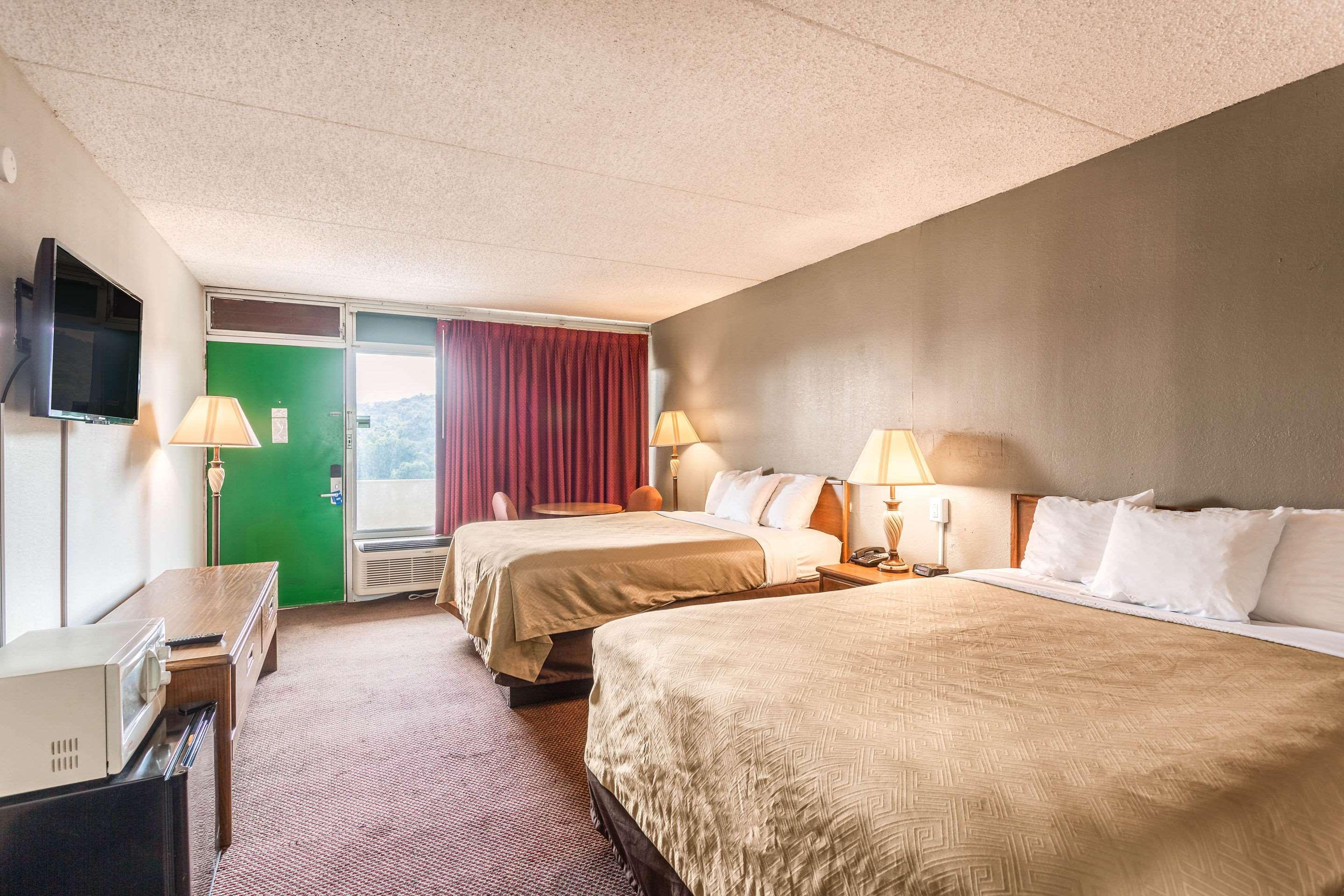 Rodeway Inn Renfro Valley Mount Vernon Buitenkant foto