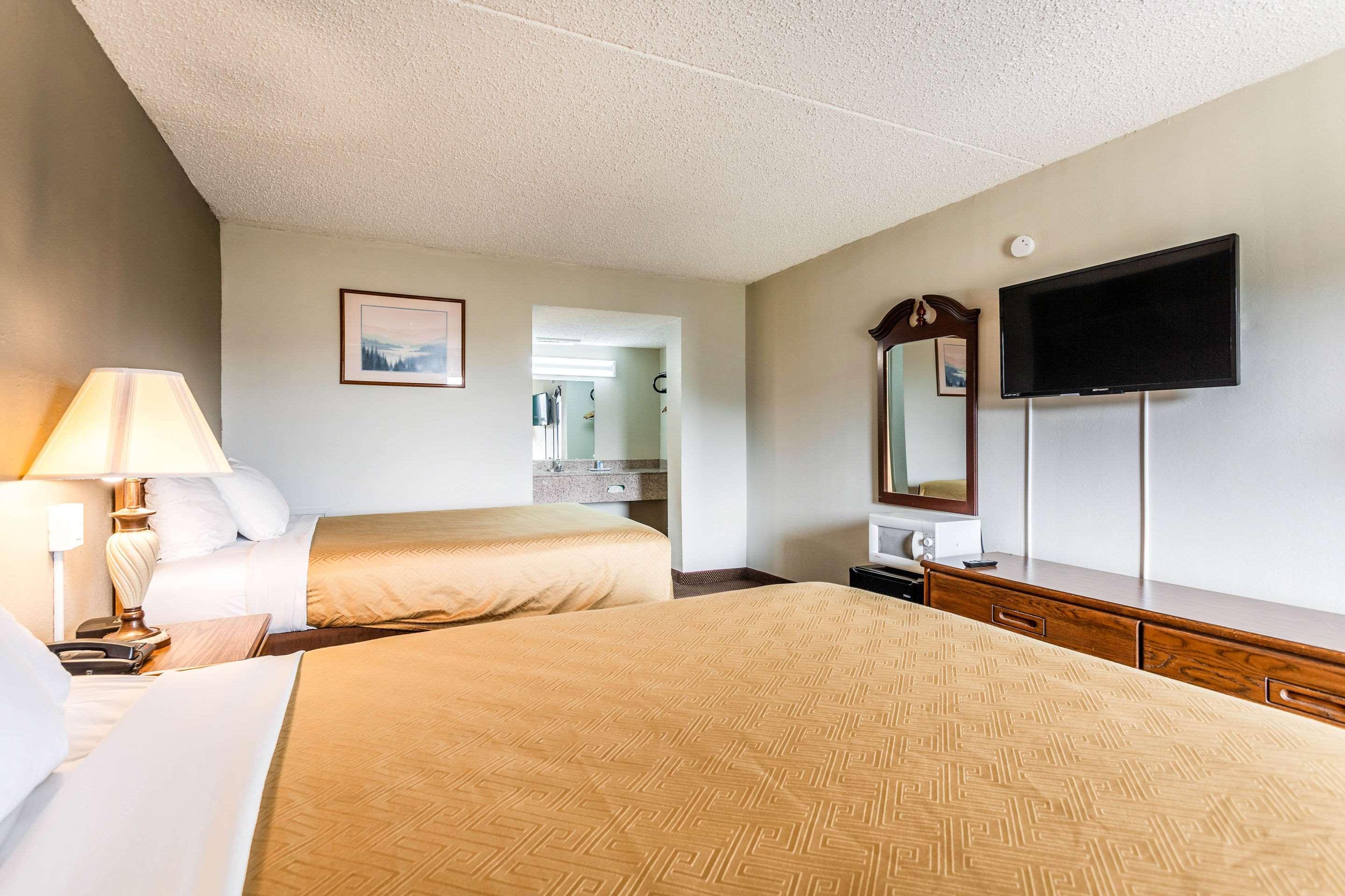 Rodeway Inn Renfro Valley Mount Vernon Buitenkant foto
