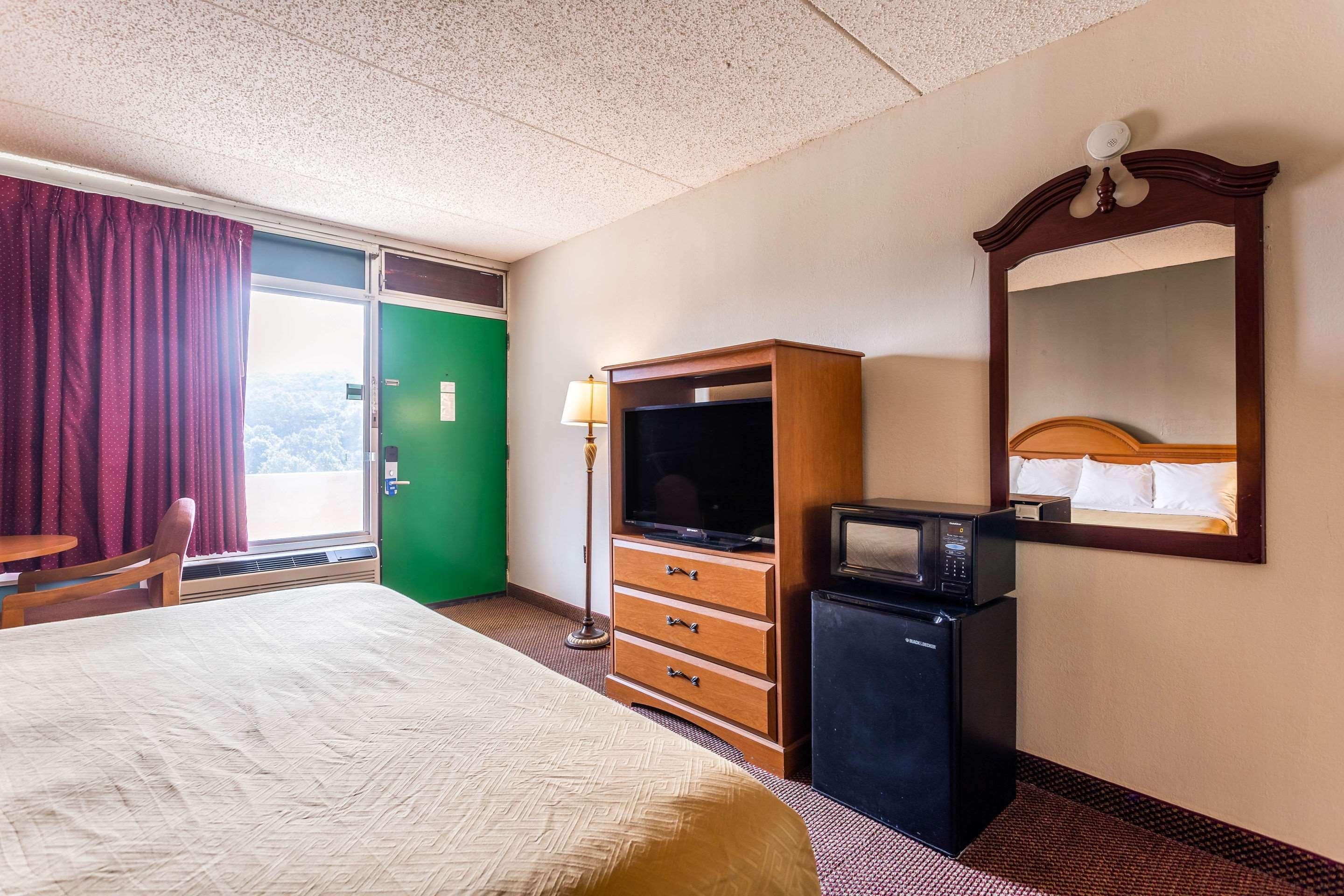 Rodeway Inn Renfro Valley Mount Vernon Buitenkant foto