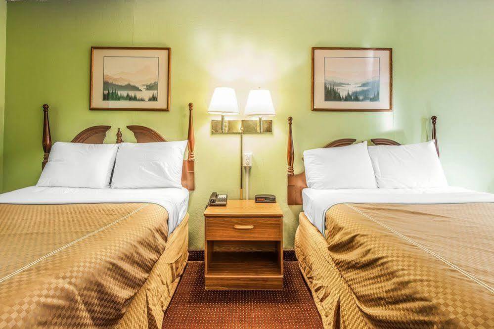 Rodeway Inn Renfro Valley Mount Vernon Buitenkant foto